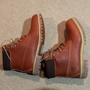 Brick red Timberland